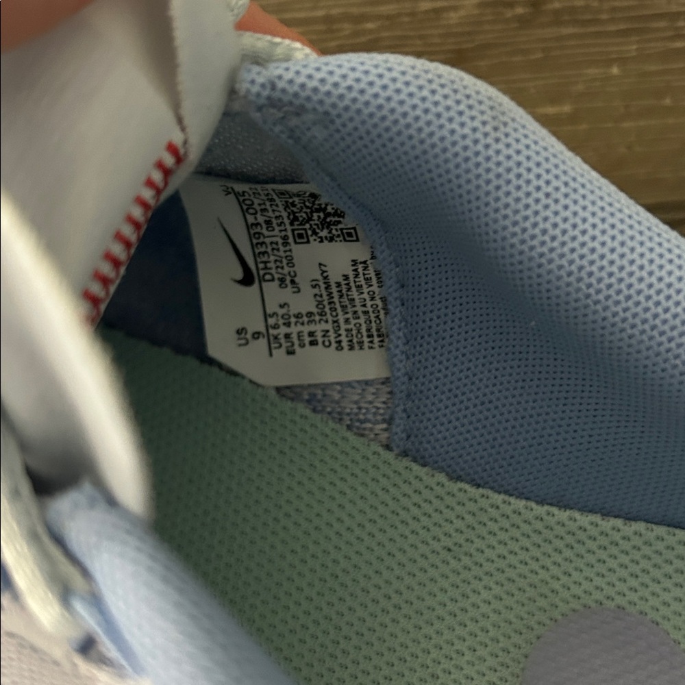 Nike Blue and White Women’s US 9 Sneakers - Picture 9 of 9